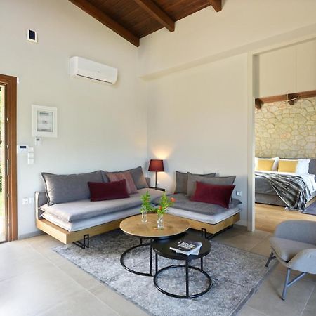 Amfikleia Chalet By Relax In Greece Exteriör bild